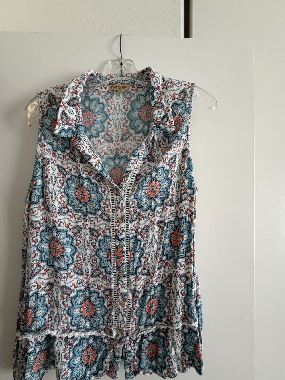 Democracy Sleeveless Floral Button-Front Blouse in White, Teal & Coral